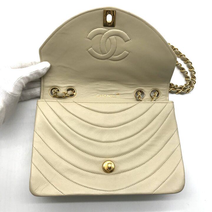 Chanel CC Logo Turnlock Chain Shoulder Bag Gold Double Beige — view 7