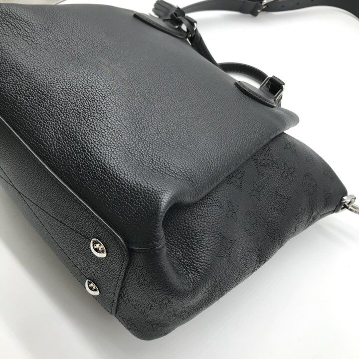 Louis Vuitton Monogram Mahina Haumea 2-Way Bag Crossbody Leather Black — view 5