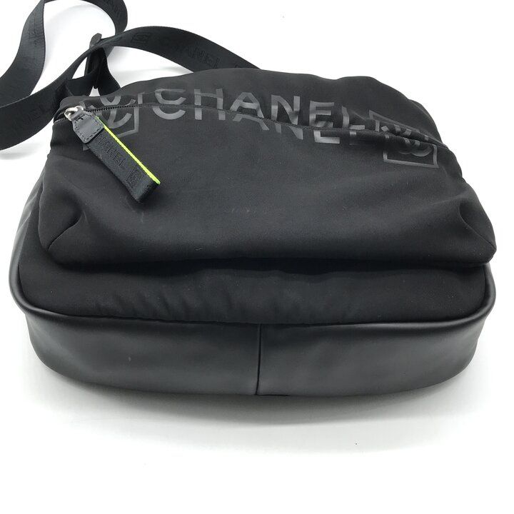 Chanel CC Logo Sports Shoulder Bag Black — view 4