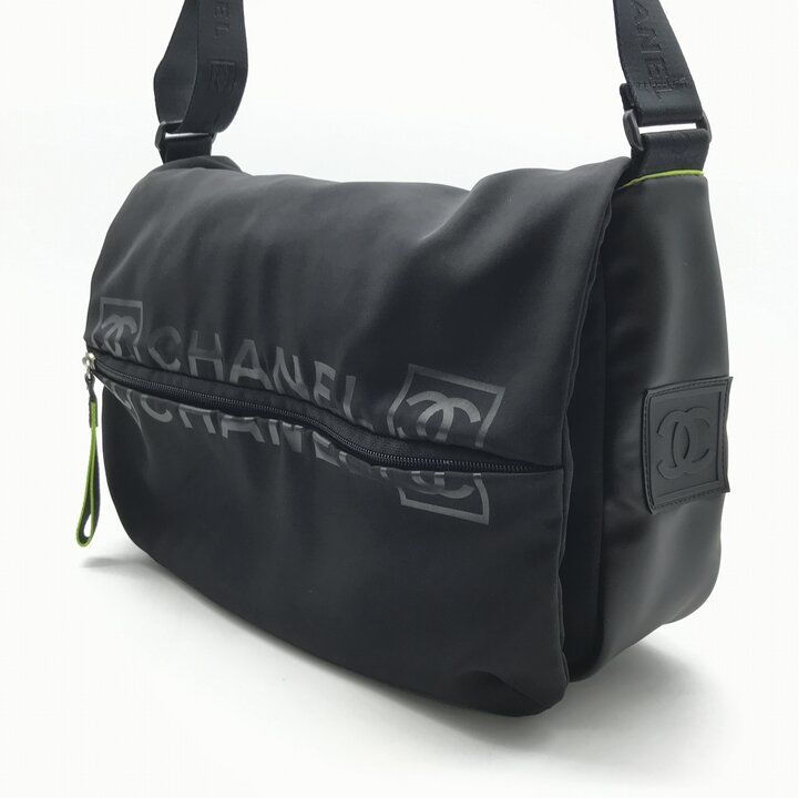 Chanel CC Logo Sports Shoulder Bag Black — view 2
