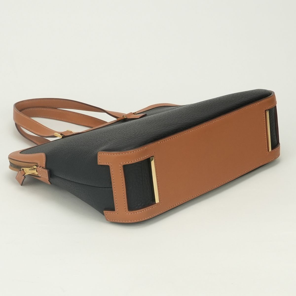 Hermes Escapada Tote Fjord Box Calf Noir Natural Black Brown Gold Handbag — view 5
