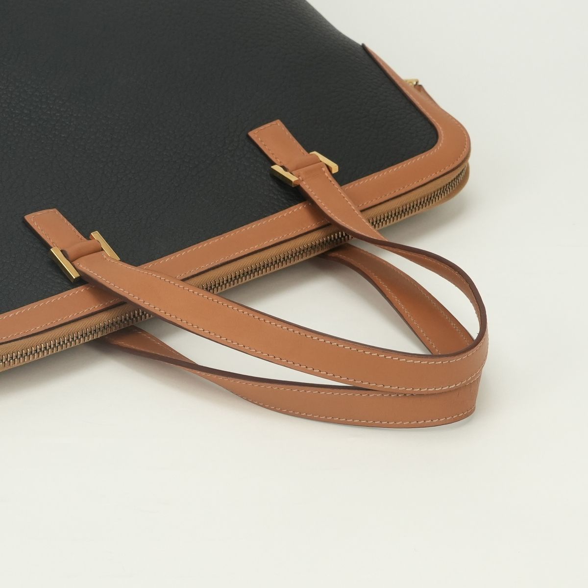 Hermes Escapada Tote Fjord Box Calf Noir Natural Black Brown Gold Handbag — view 4