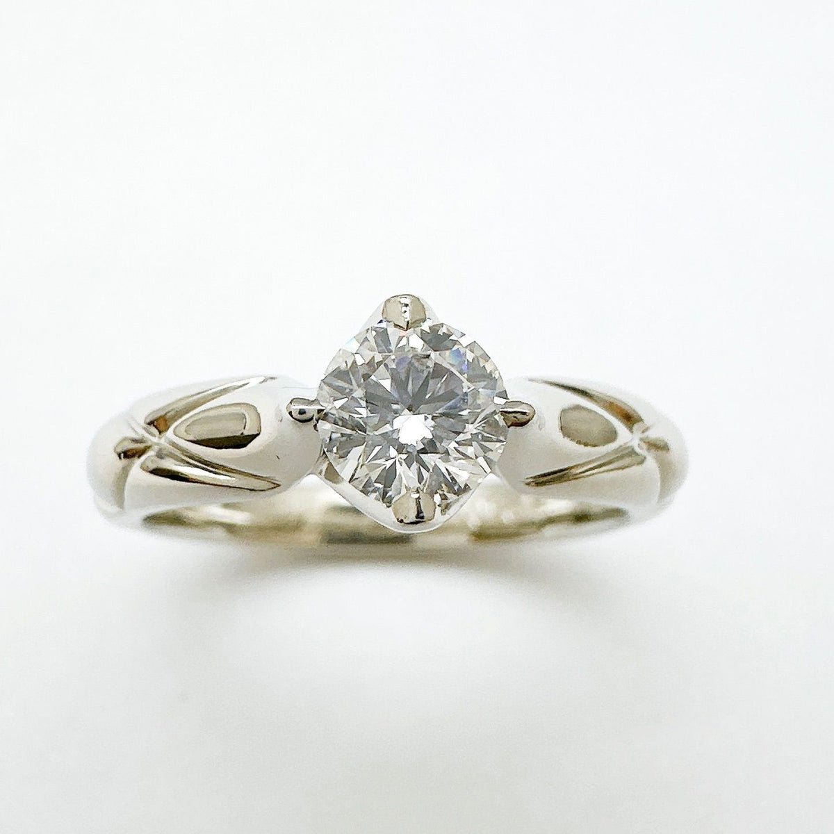 Chanel Quilted Diamond Platinum Ring — view 2