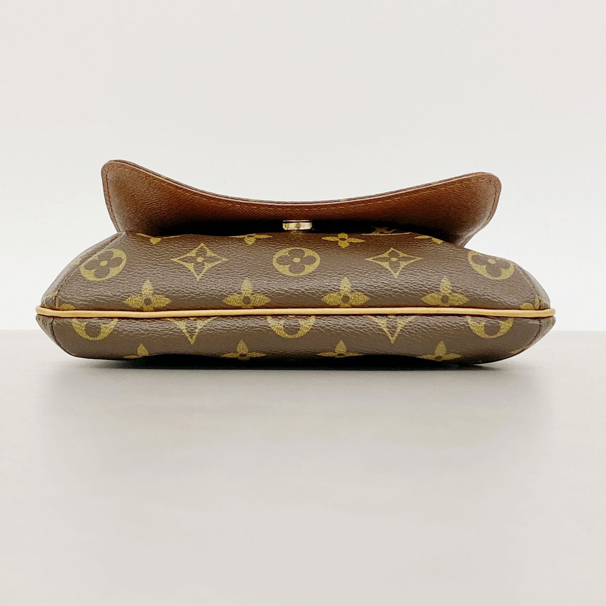 Louis Vuitton Shoulder Bag Monogram Musette Salsa Long Strap Brown — view 3