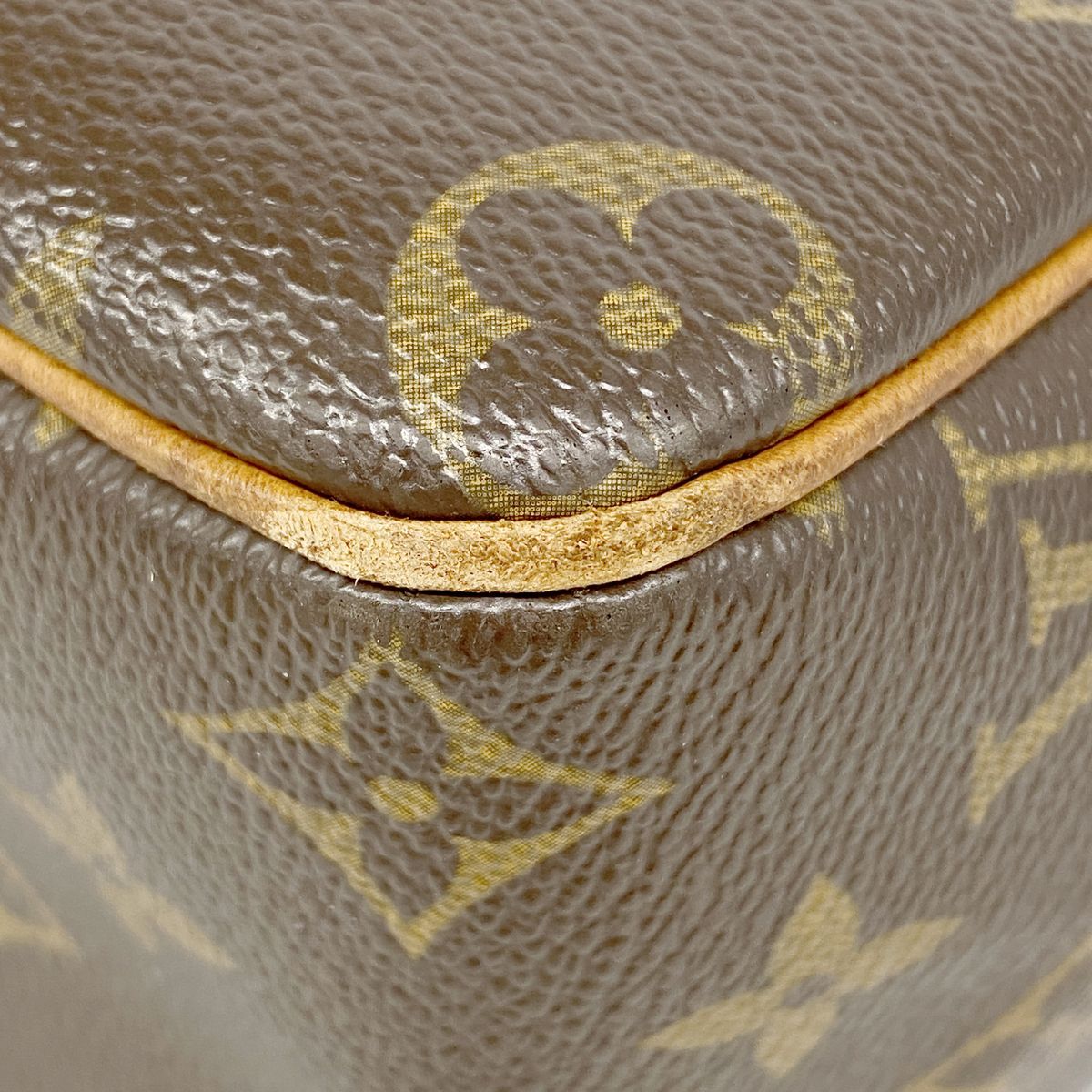 Louis Vuitton Shoulder Bag Monogram Cite MM Brown — view 7