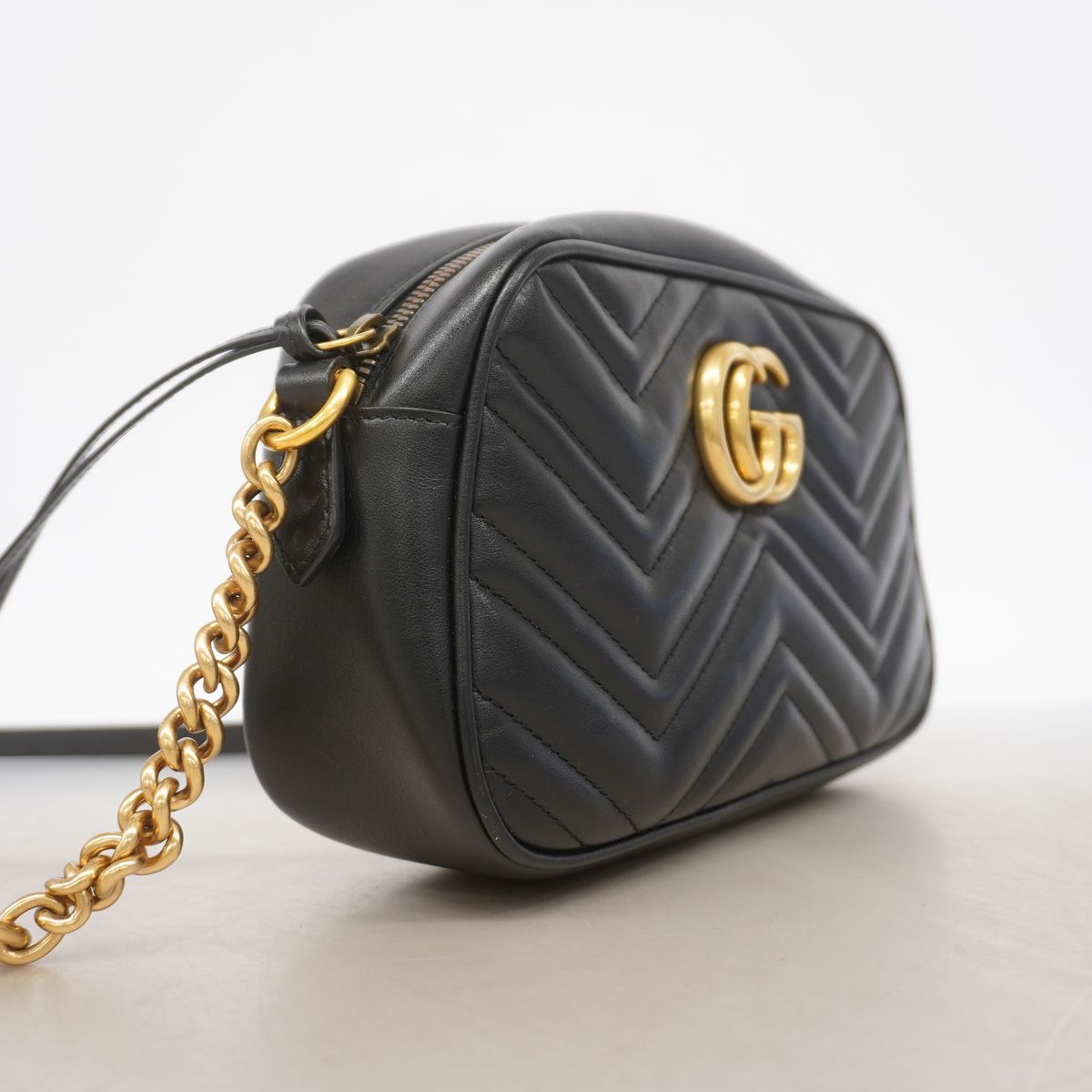 Gucci Shoulder Bag GG Marmont Leather Black Gold — view 2