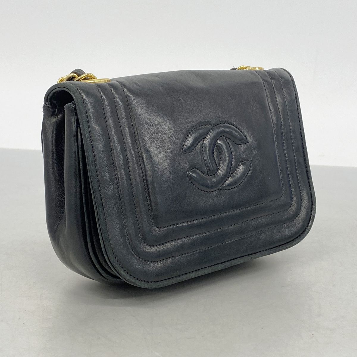 Chanel Shoulder Bag Lambskin Black Gold — view 2