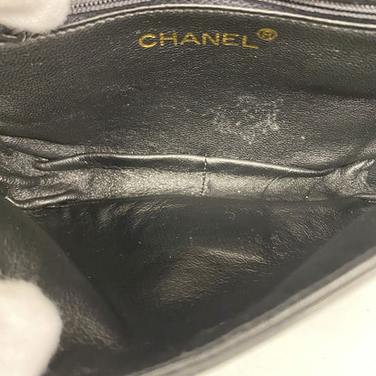 Chanel Shoulder Bag Lambskin Black Gold — view 4