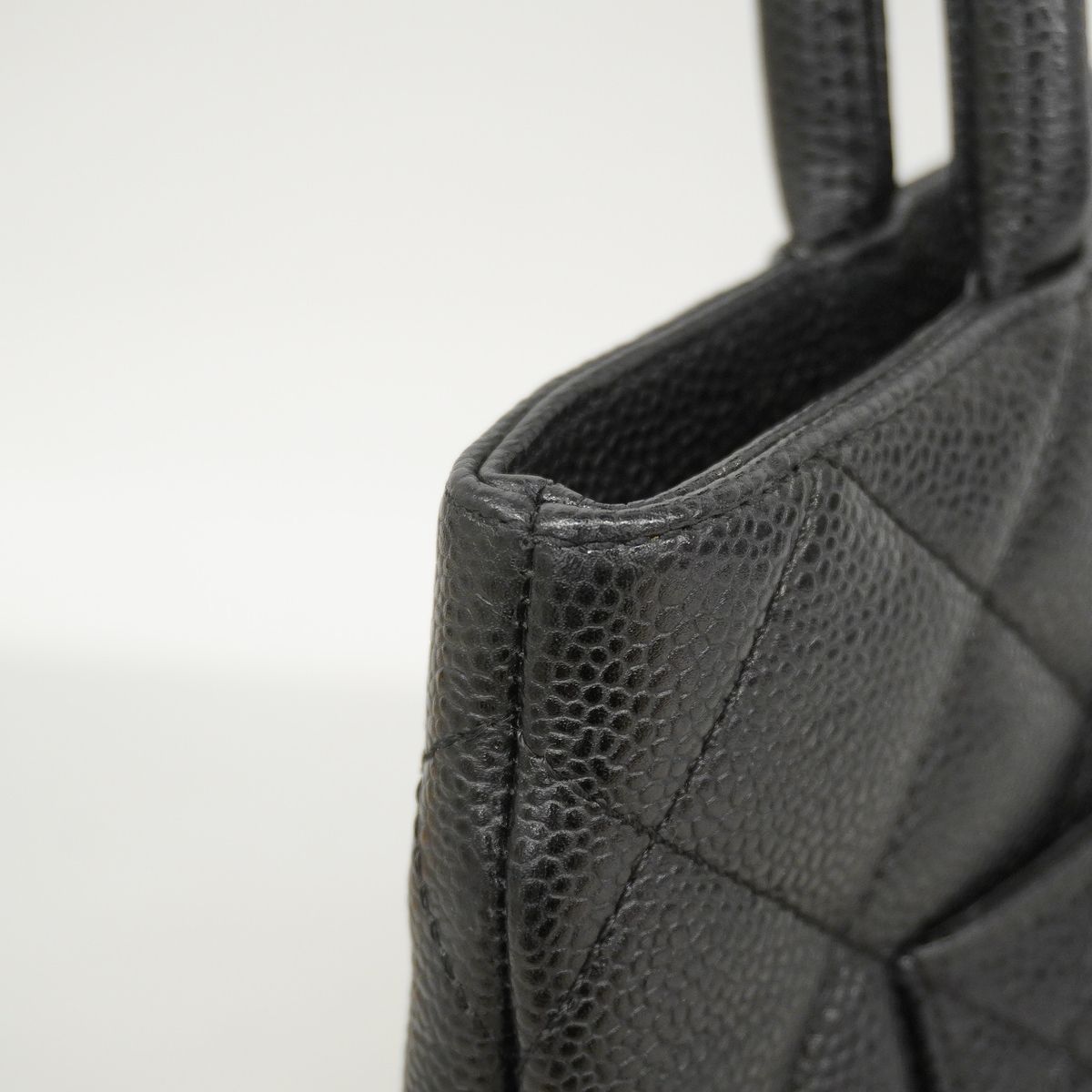 Chanel Tote Bag Reissue Caviar Leather Black Gold — view 7