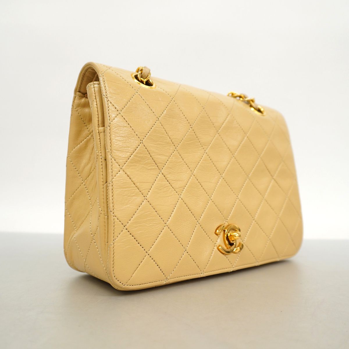 Chanel Shoulder Bag Quilted Lambskin Beige Gold — view 2