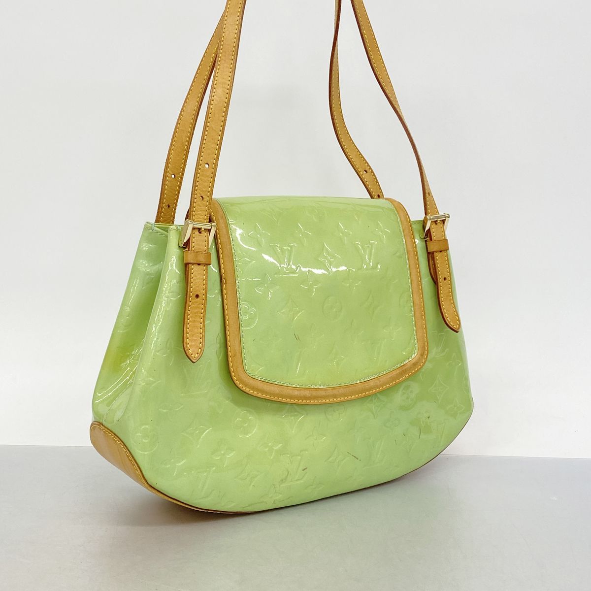 Louis Vuitton Shoulder Bag Vernis Biscayne Bay GM Peppermintladies — view 2