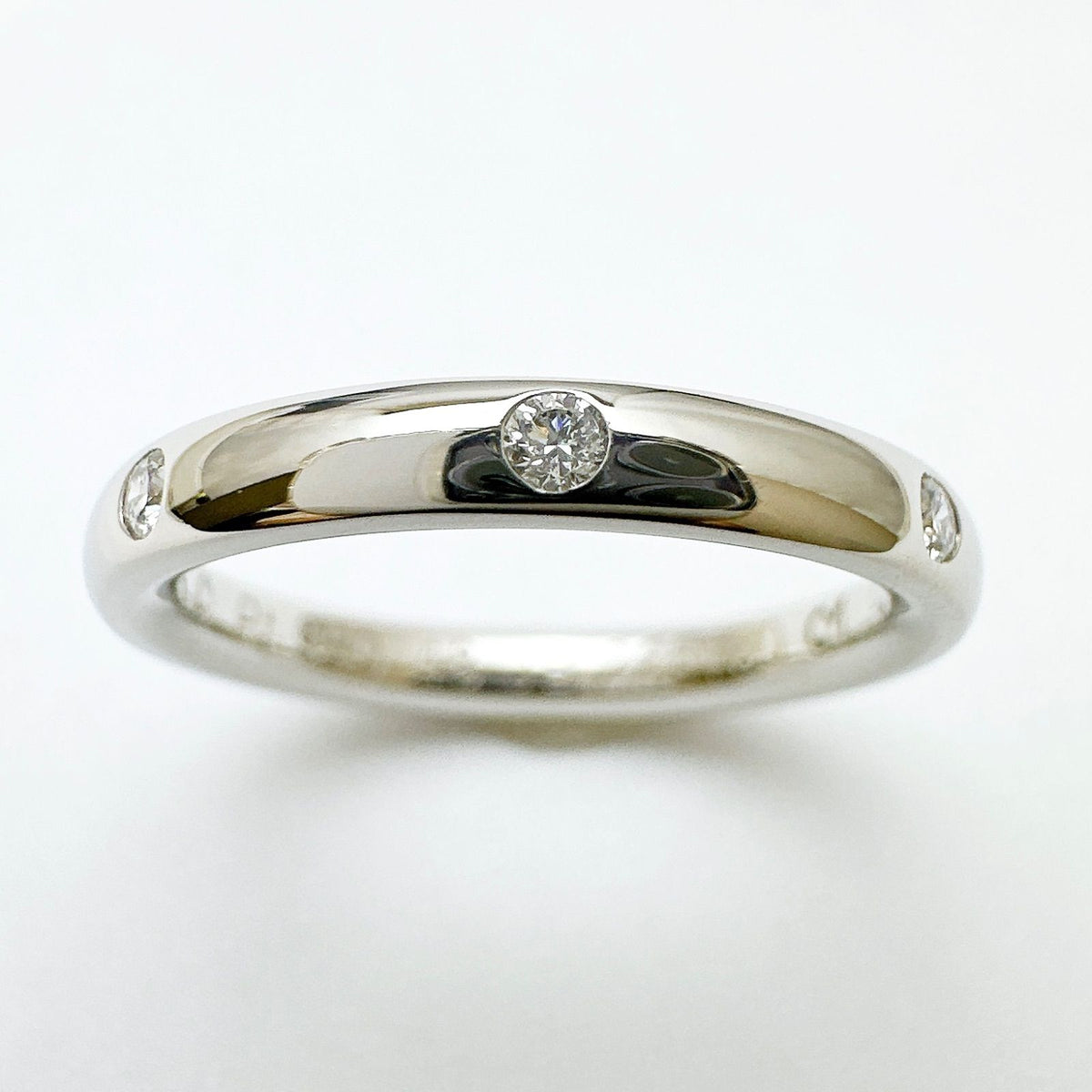 Van Cleef & Arpels Infini Etoile Diamond Platinum Ring — view 3