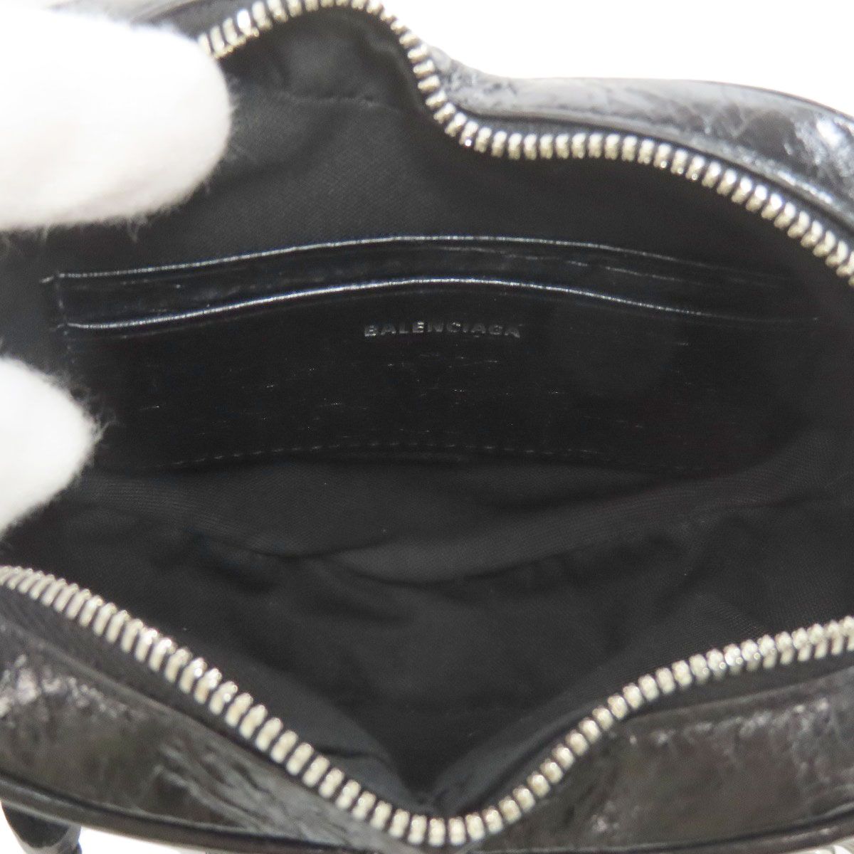 Balenciaga Heart Motif Shoulder Bag Leather — view 5