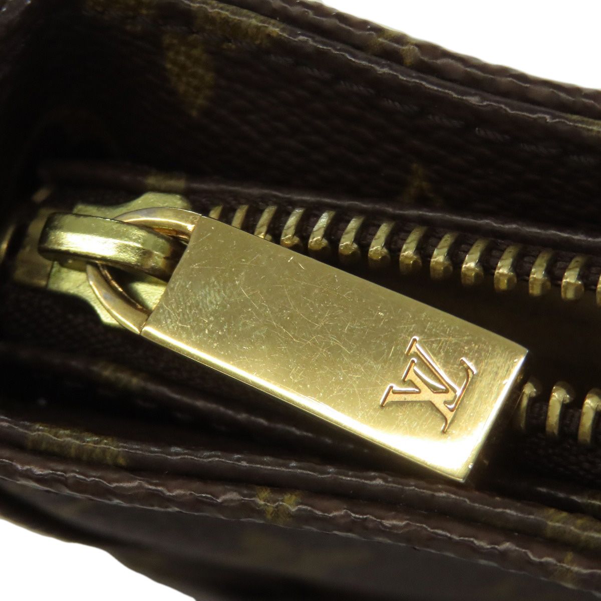 Louis Vuitton Looping MM Shoulder Bag Monogram Canvas — view 8