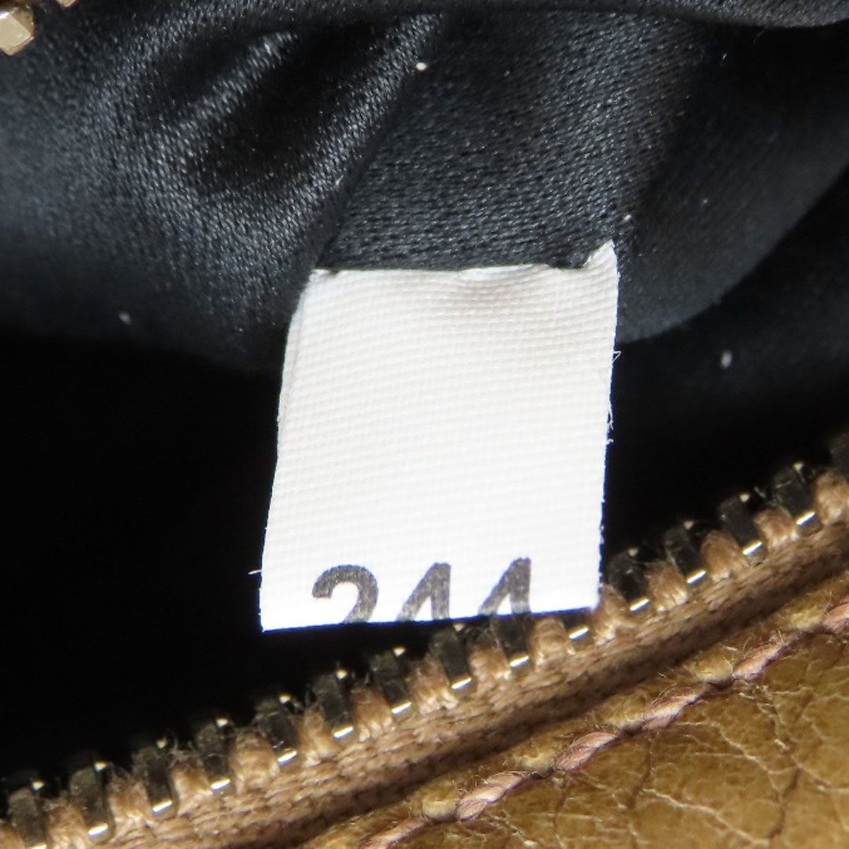 Miu Miu Logo Shoulder Bag Leather — view 7
