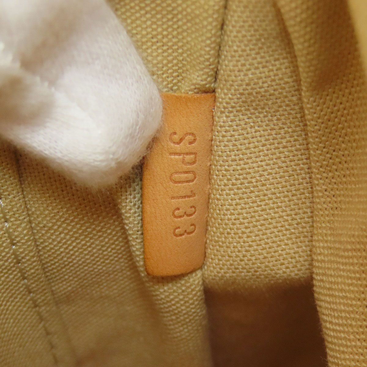Louis Vuitton Syracuse PM Shoulder Bag Damier Canvas — view 7