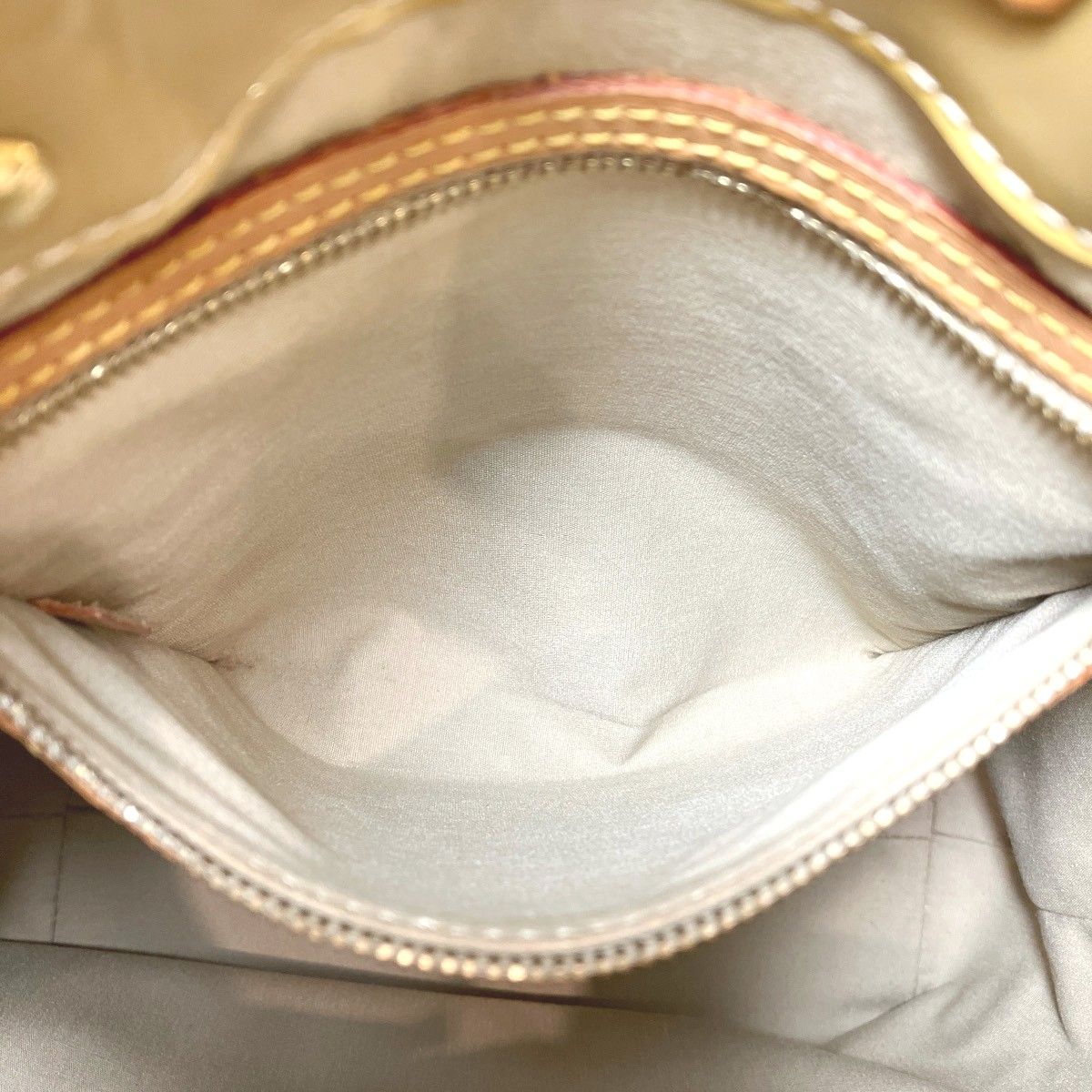 Louis Vuitton Reed MM Vernis Handbag Patent Leather — view 6