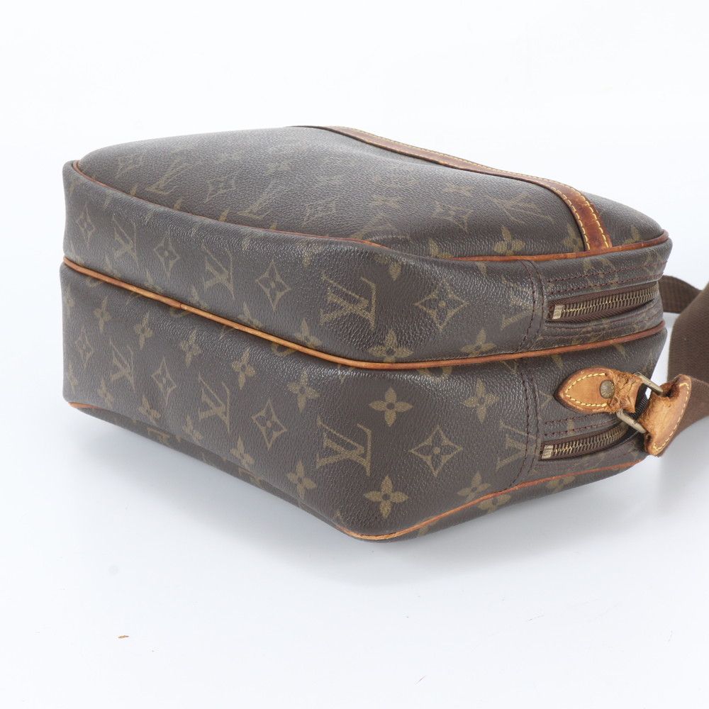 Louis Vuitton Monogram Reporter PM Leather Shoulder Bag Crossbody Messenger — view 4