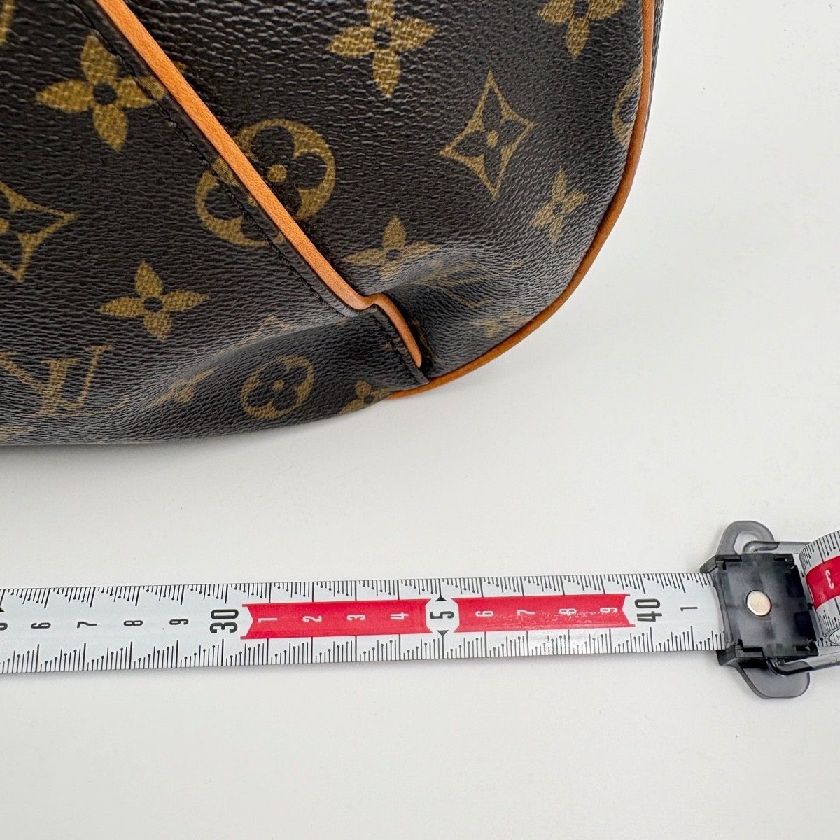 Louis Vuitton Handbag Thames GM — view 4