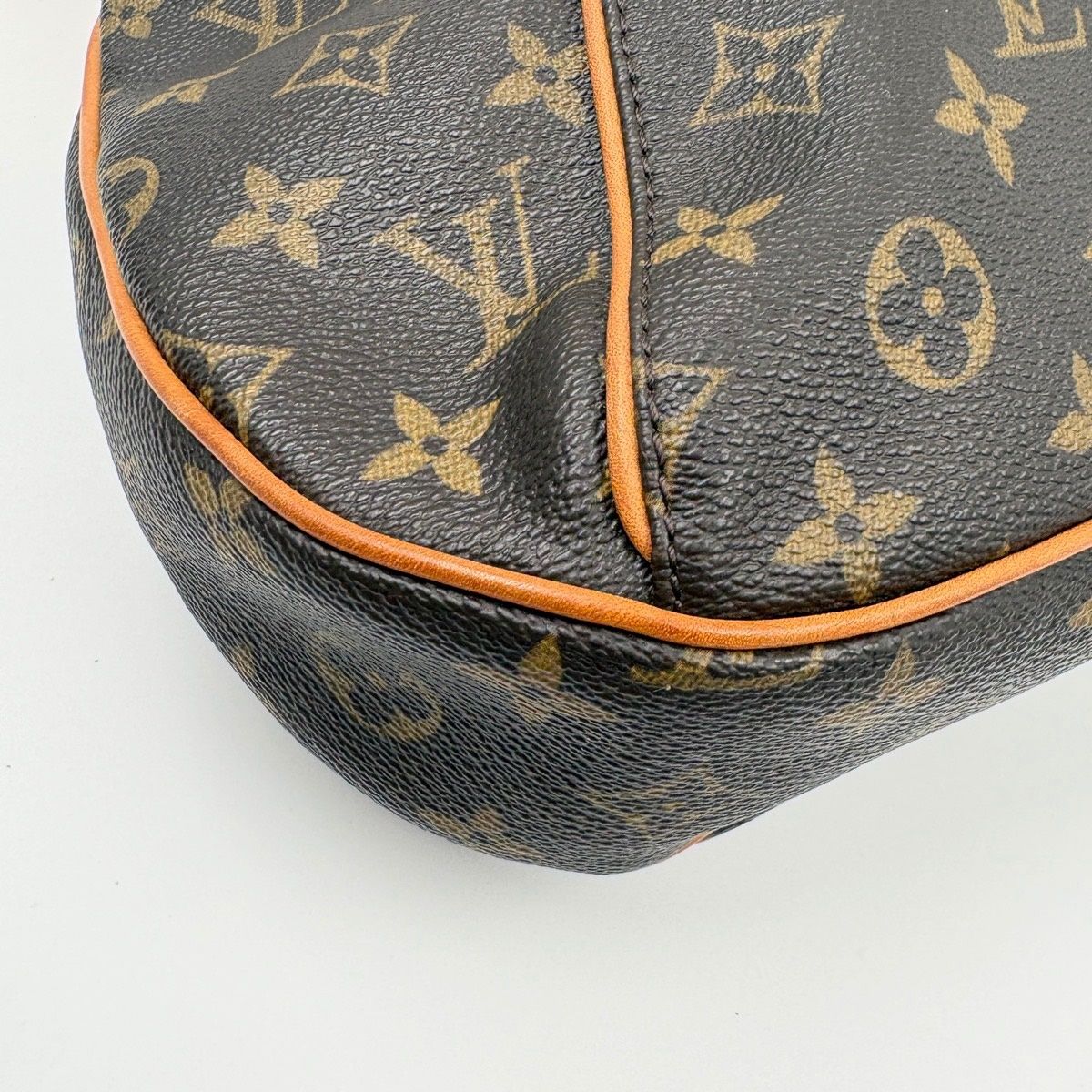 Louis Vuitton Handbag Thames GM — view 8