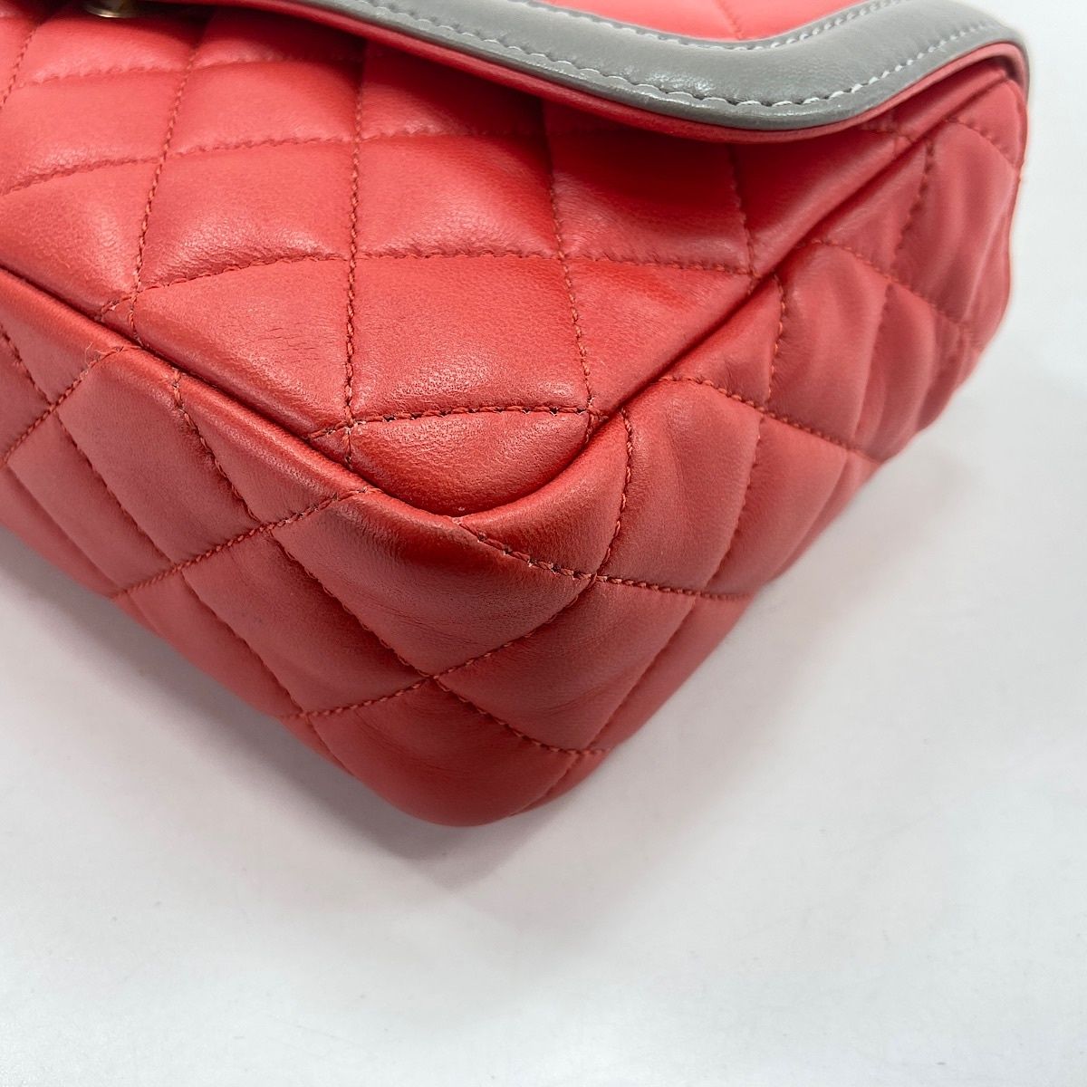 Chanel Shoulder Bag Quilted — view 7