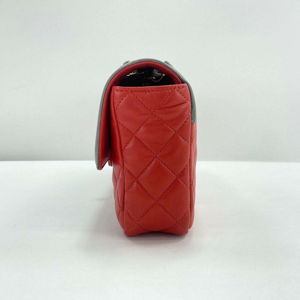Chanel Shoulder Bag Quilted — view 3