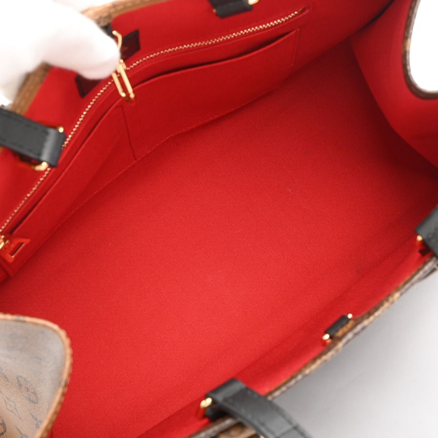 Louis Vuitton Handbag On The Go MM — view 5