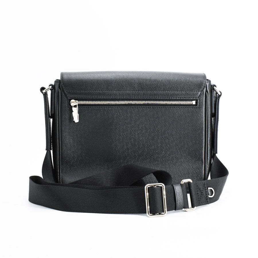 Louis Vuitton Shoulder Bag District — view 3