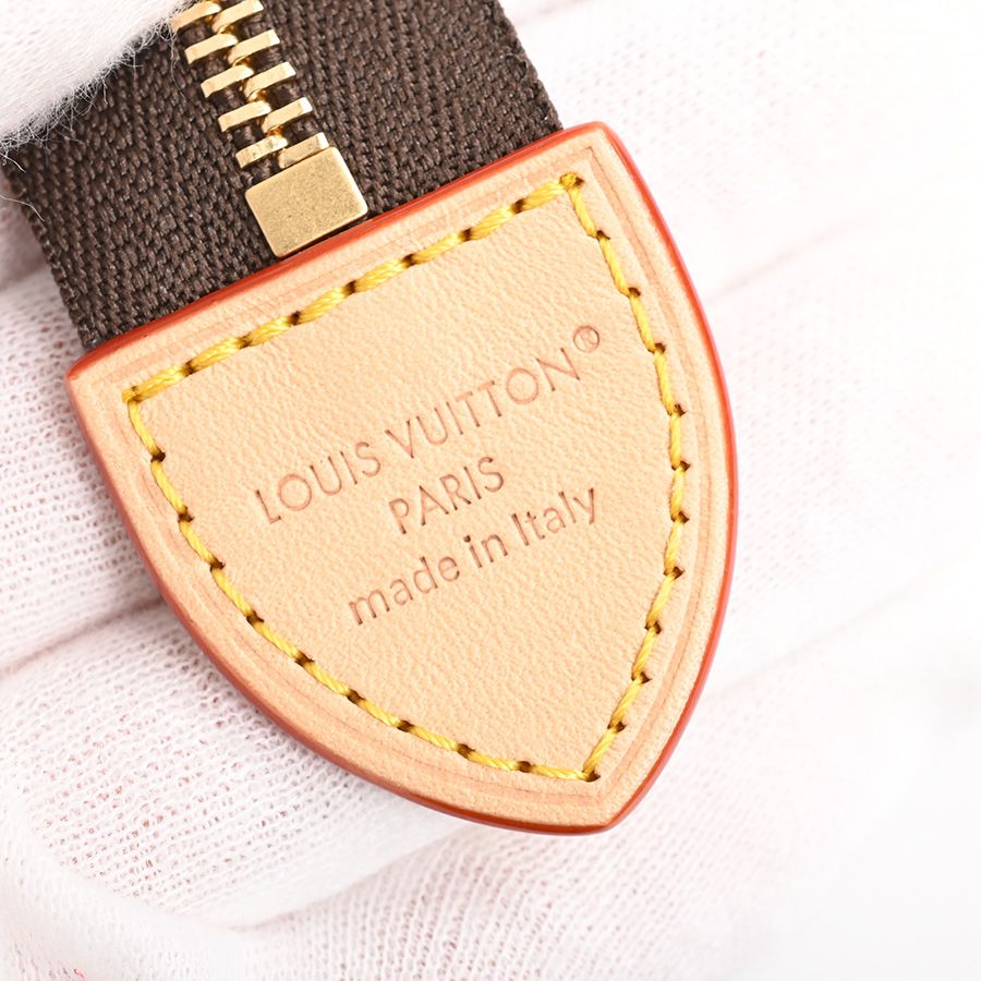 Louis Vuitton Clutch Poche Toilette 26 — view 6