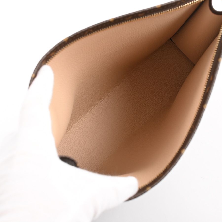 Louis Vuitton Clutch Poche Toilette 26 — view 4