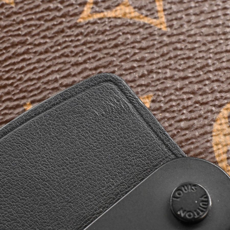 Louis Vuitton Belt Bag S Lock — view 7