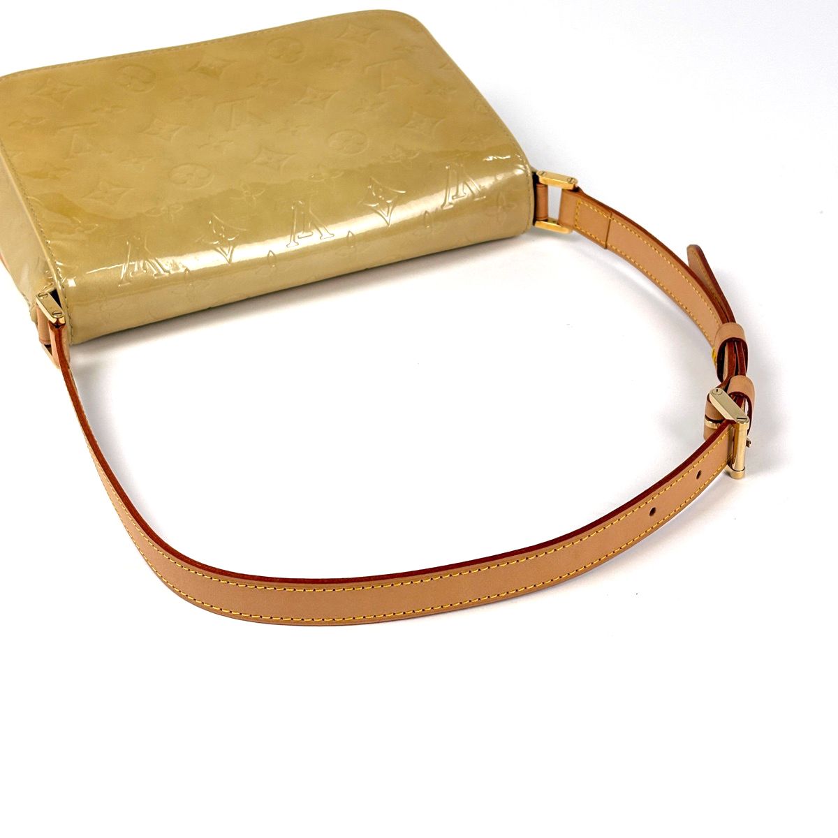 Louis Vuitton Thompson Street Shoulder Bag Patent Monogram Vernis Beige — view 5