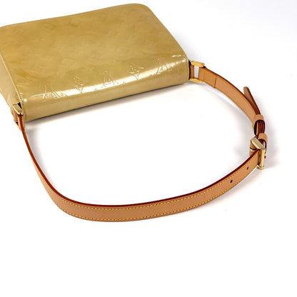 Louis Vuitton Thompson Street Shoulder Bag Patent Monogram Vernis Beige — view 5