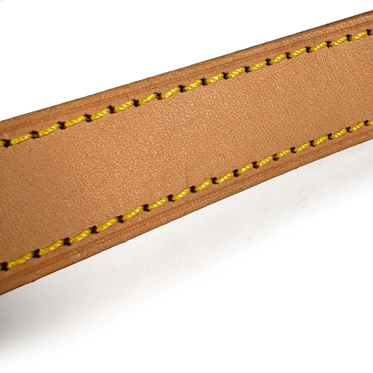 Louis Vuitton Thompson Street Shoulder Bag Patent Monogram Vernis Beige — view 4