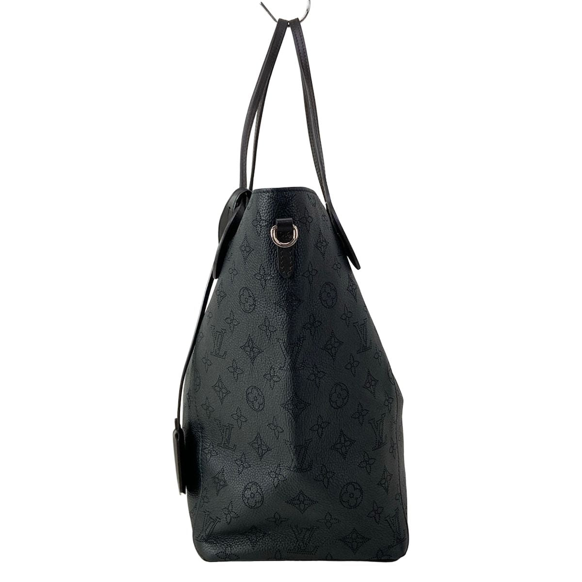 Louis Vuitton Tote Bag Mahina Hina MM Noir Leather — view 4