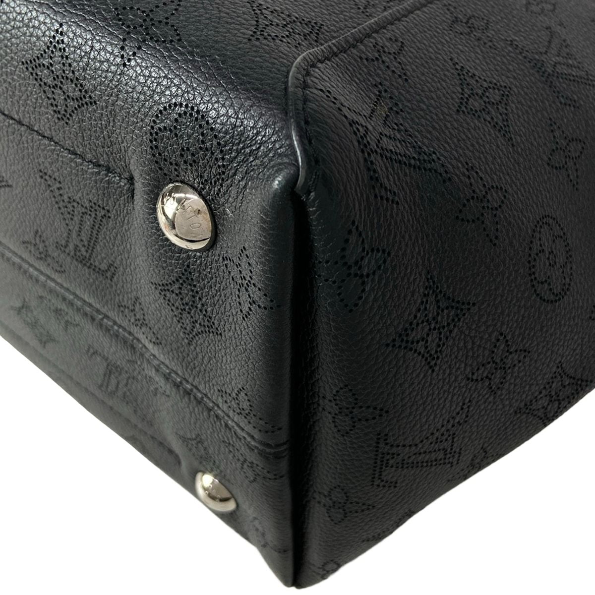 Louis Vuitton Tote Bag Mahina Hina MM Noir Leather — view 8