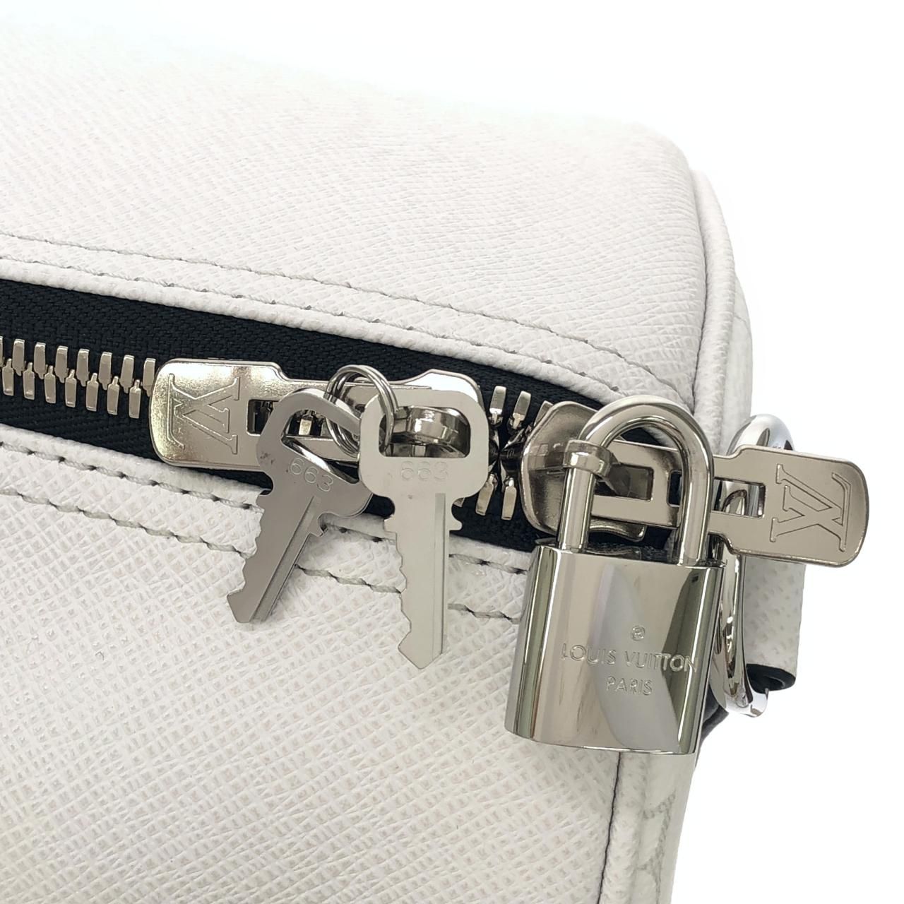 Louis Vuitton Taiga Llama Keepall Bandouliere 50 Boston Bag — view 3