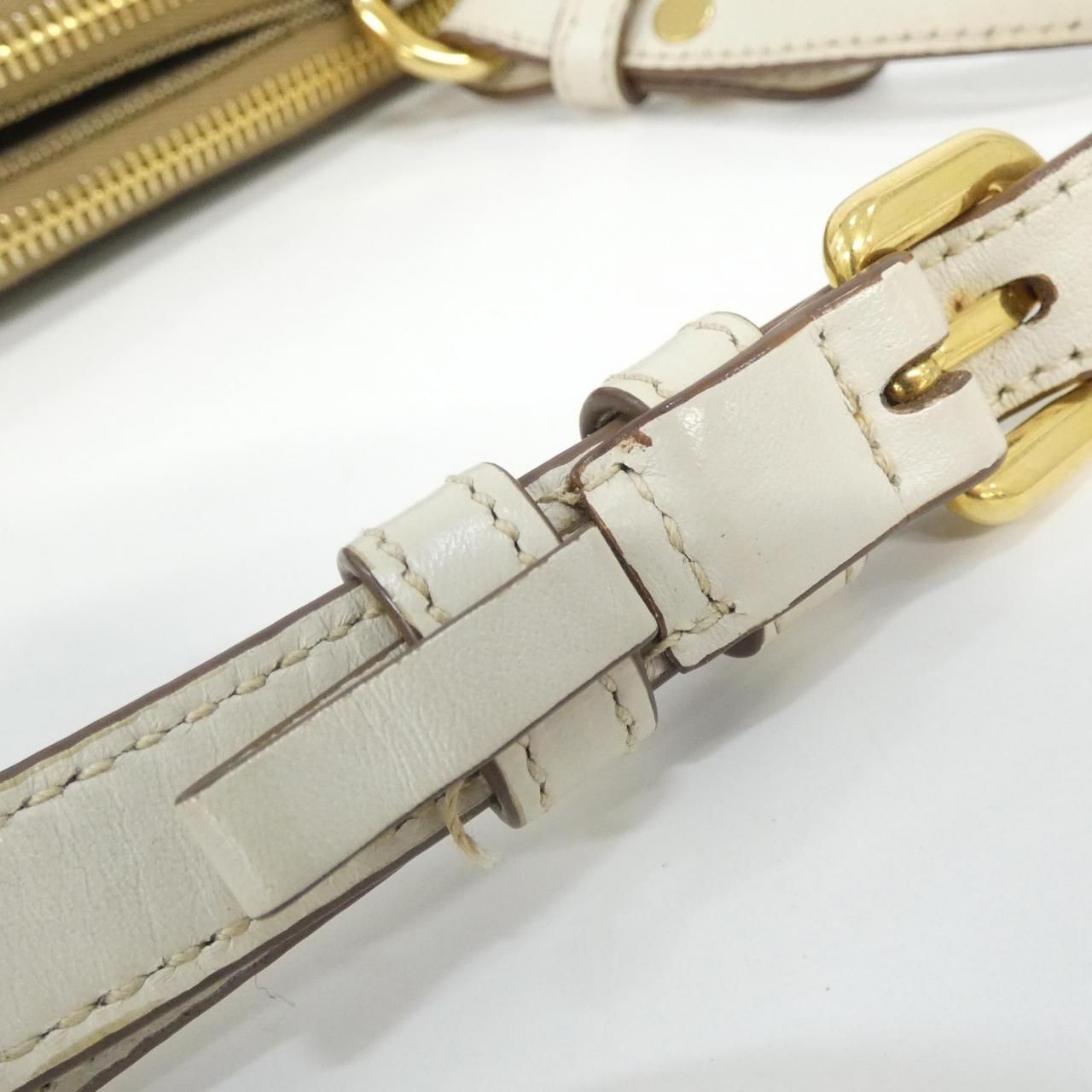 Prada Shoulder Bag Gold — view 6