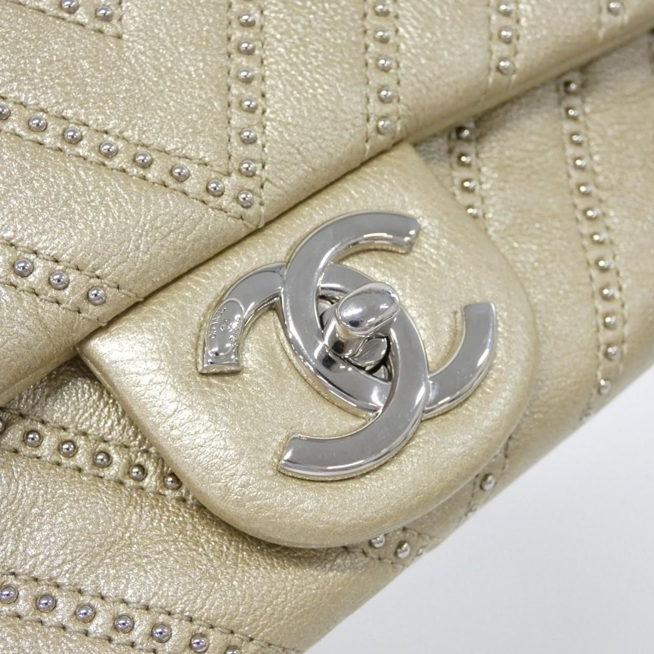 Chanel Shoulder Bag Gold — view 5