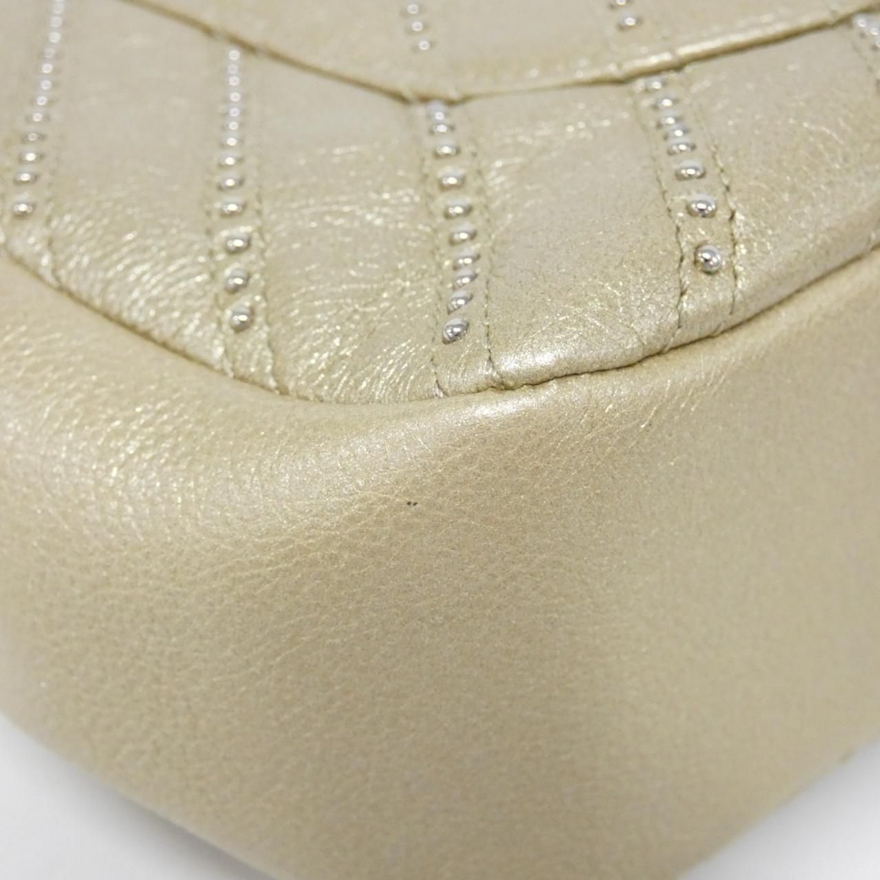Chanel Shoulder Bag Gold — view 3