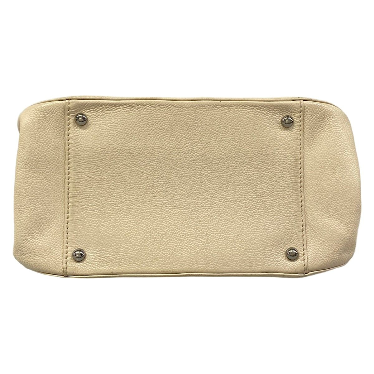 Chanel Handbag 2.55 Quilted Ivory Silver Turnlock — view 5