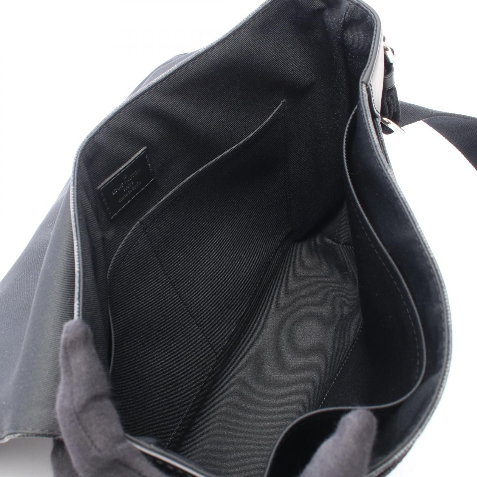 Louis Vuitton Shoulder Bag District MM NM Damier Graphite Leather — view 3