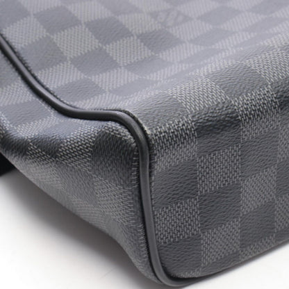 Louis Vuitton Shoulder Bag District MM NM Damier Graphite Leather — view 6