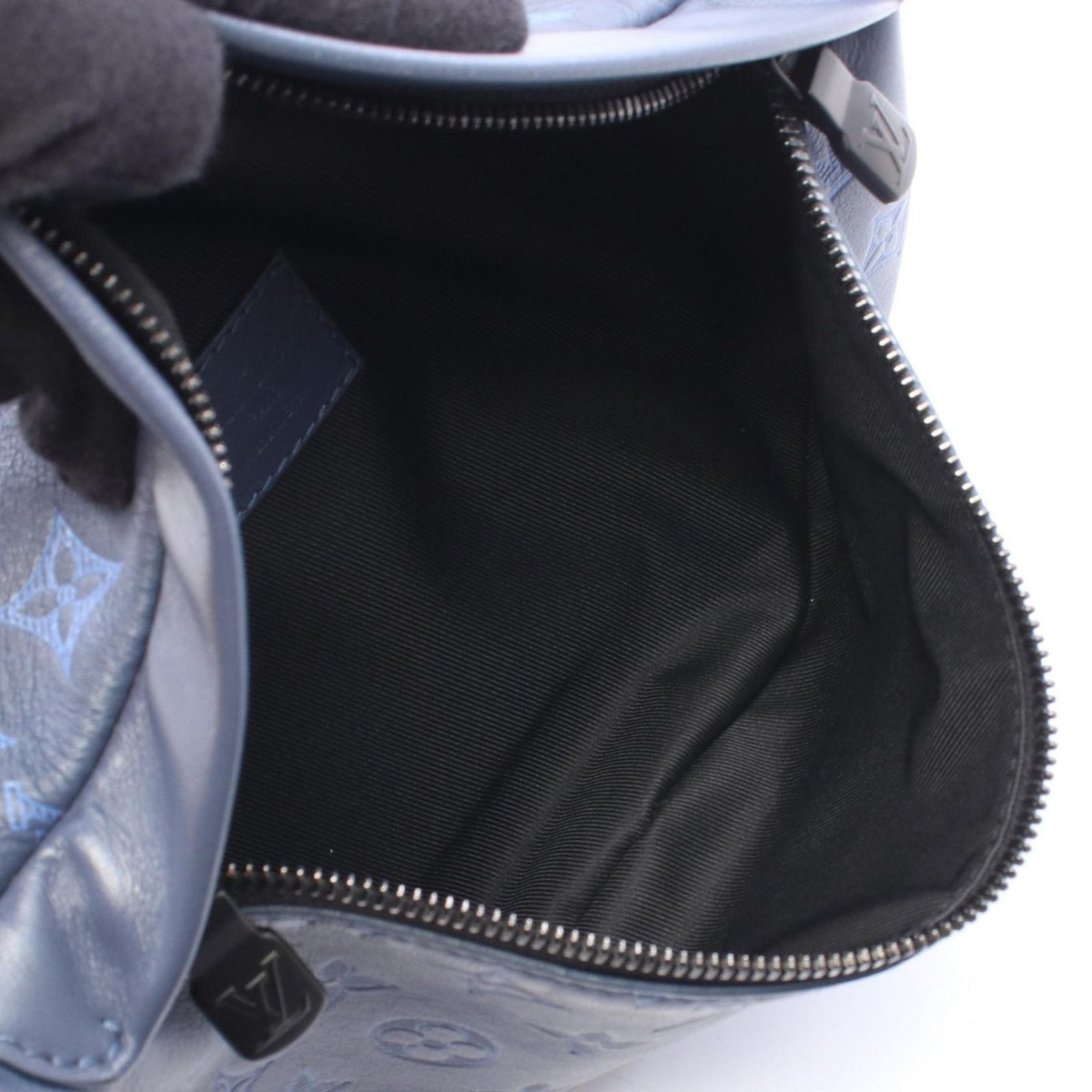 Louis Vuitton Waist Bag Discovery Bumbag PM Monogram Shadow Leather — view 3