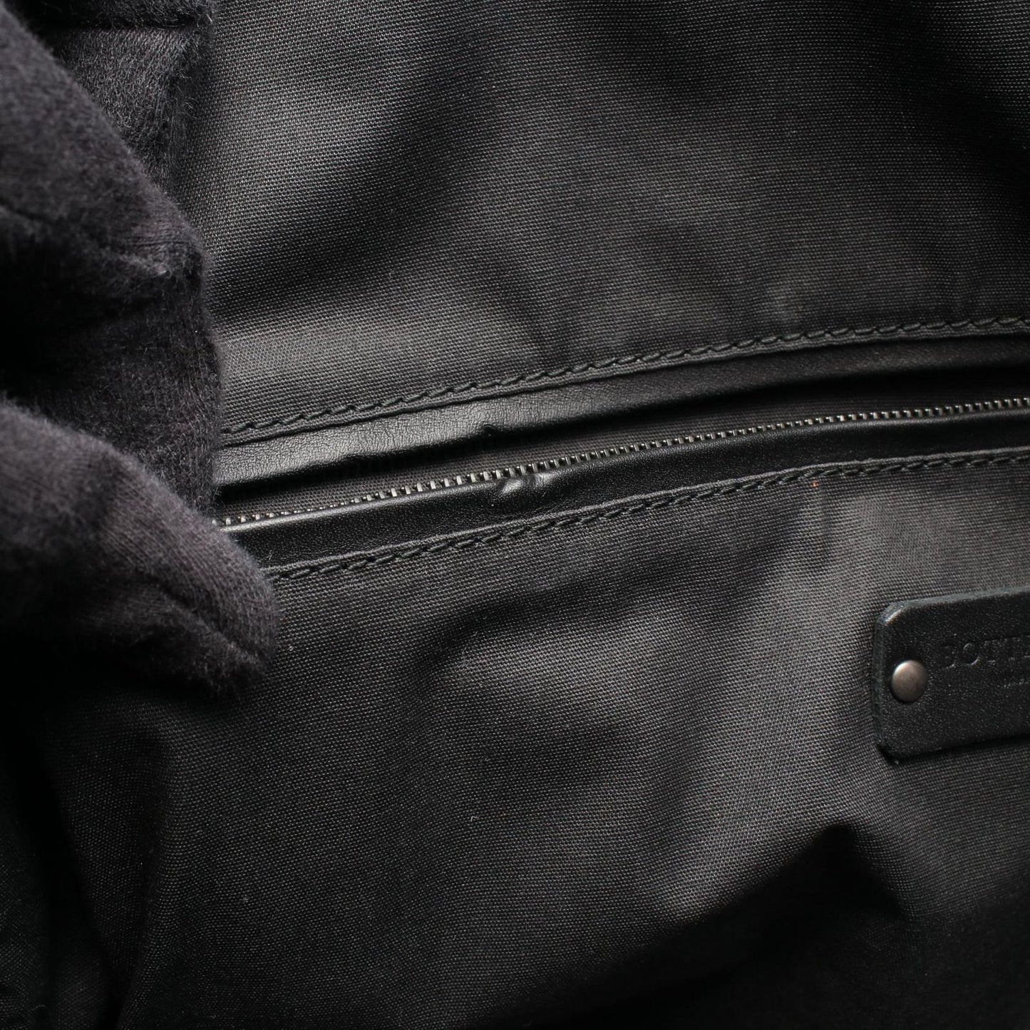 Bottega Veneta Shoulder Bag Intrecciato Black Leather — view 6