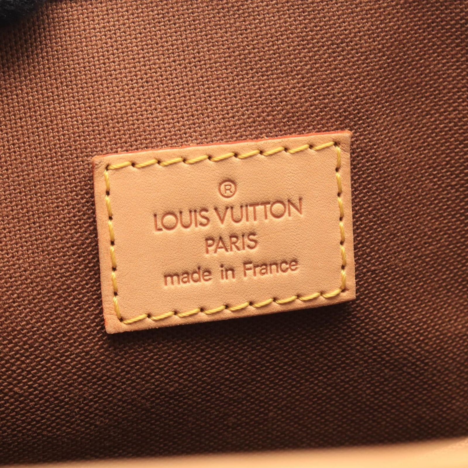 Louis Vuitton Handbag Batignolles Leather — view 4