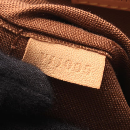 Louis Vuitton Handbag Batignolles Leather — view 5