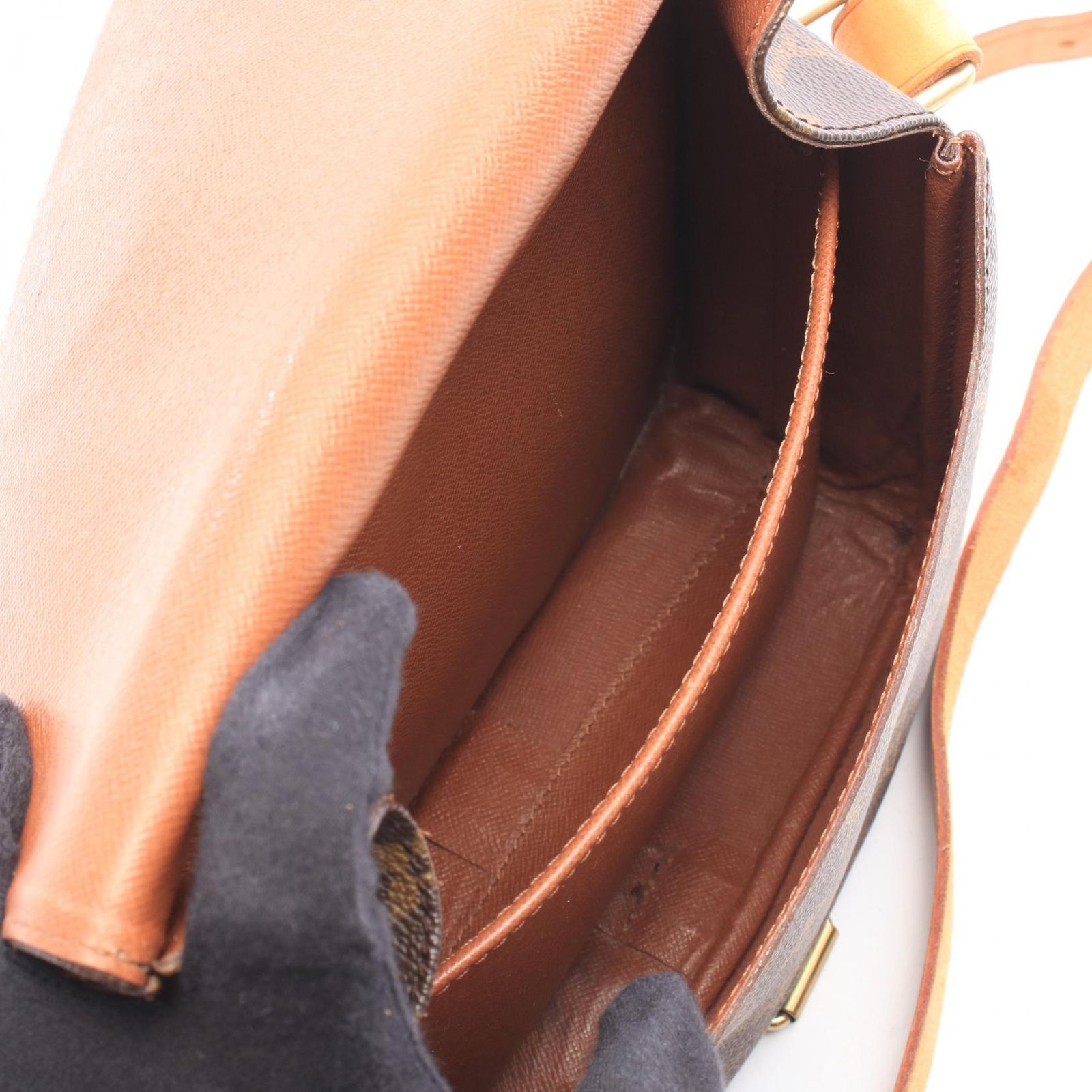 Louis Vuitton Shoulder Bag Cartesiere MM Leather — view 3