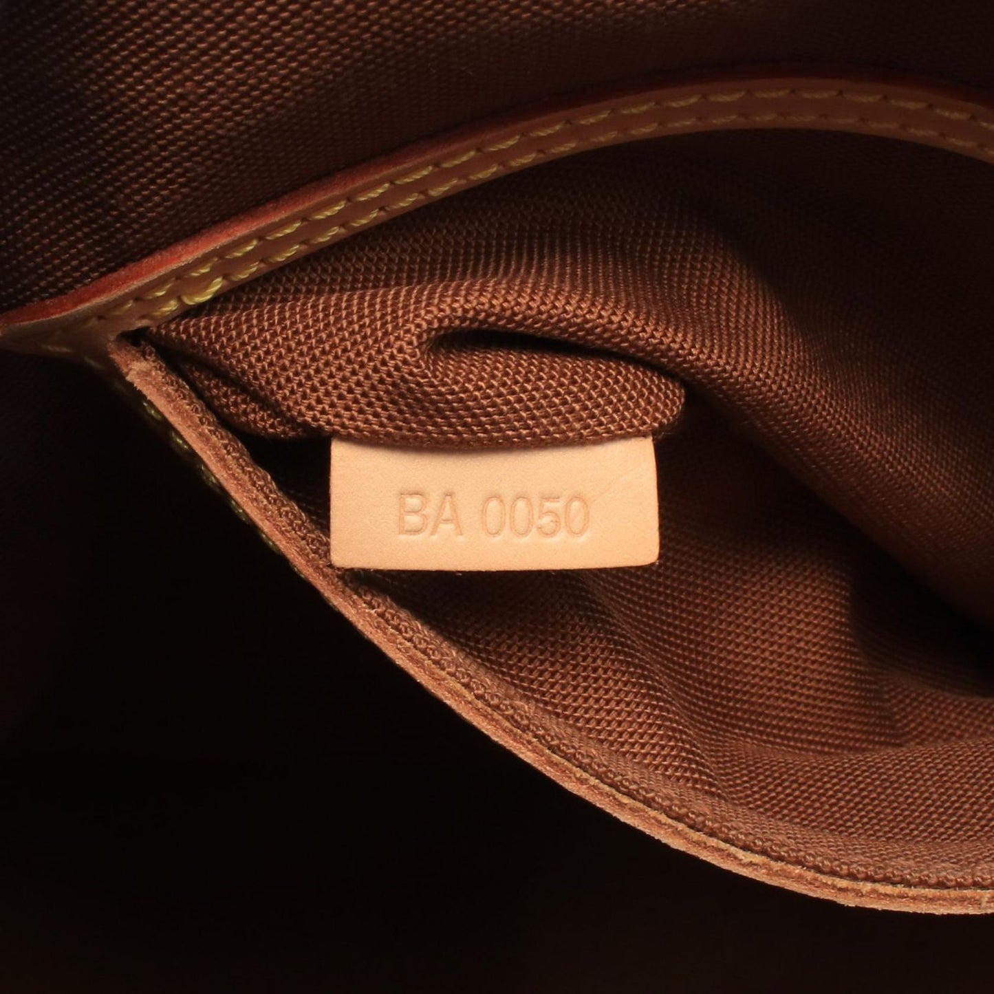 Louis Vuitton Handbag Alma PM Leather — view 5