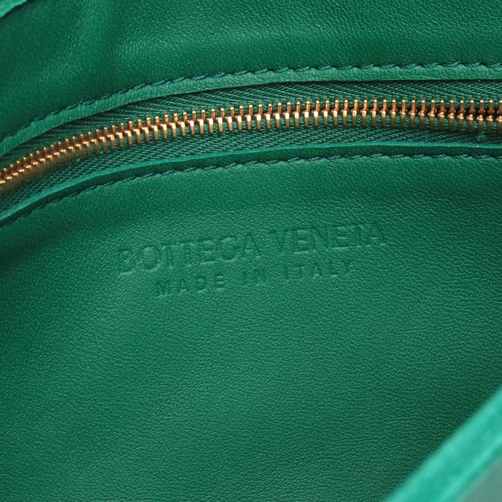 Bottega Veneta Shoulder Bag Cassette Green Lambskin — view 4